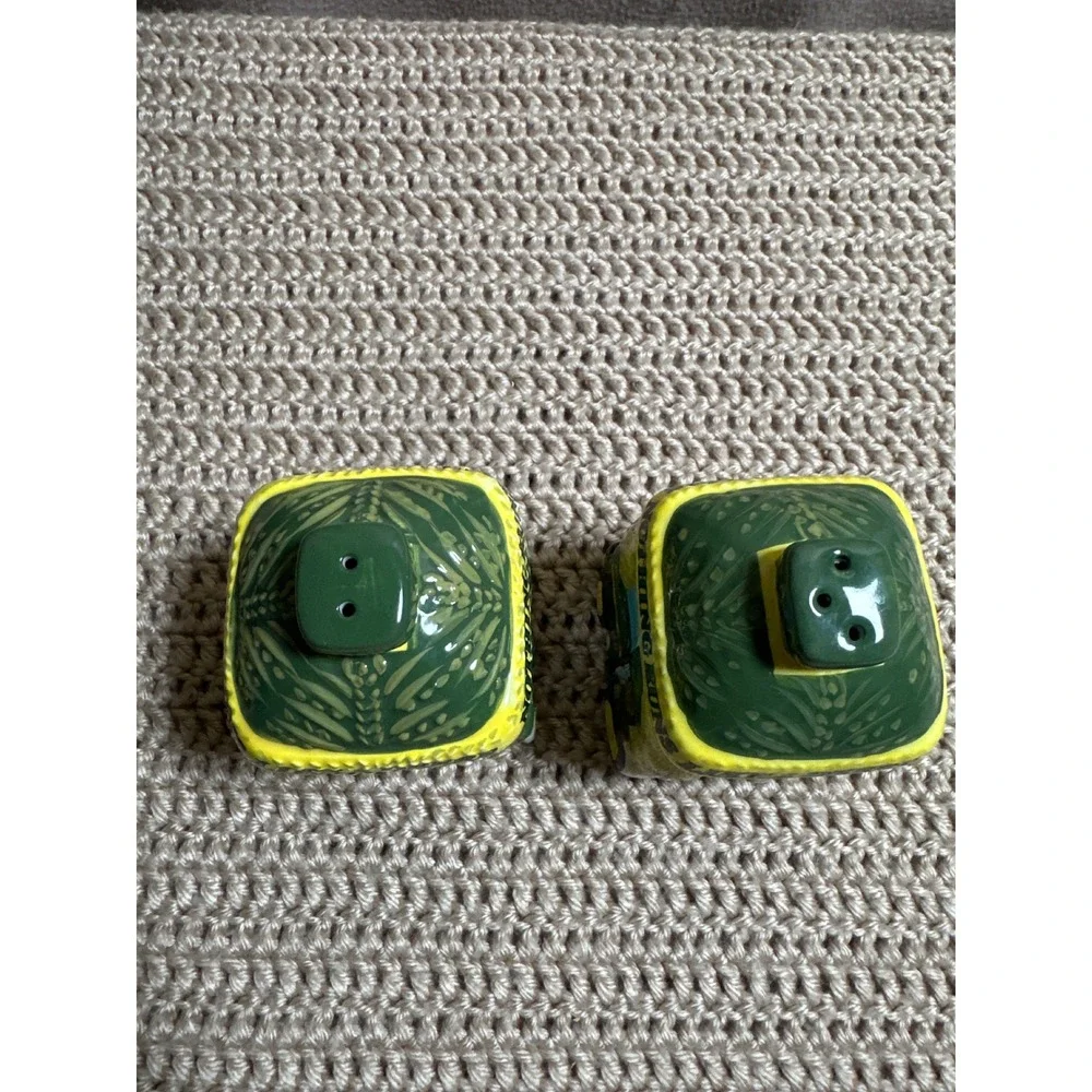 John Deere Gibson Ceramic Salt and Pepper Shaker Set Nothing Runs Like A Deere